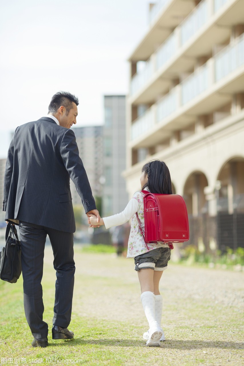 【八一】“警察叔叔，爸爸沒錢”（小說）