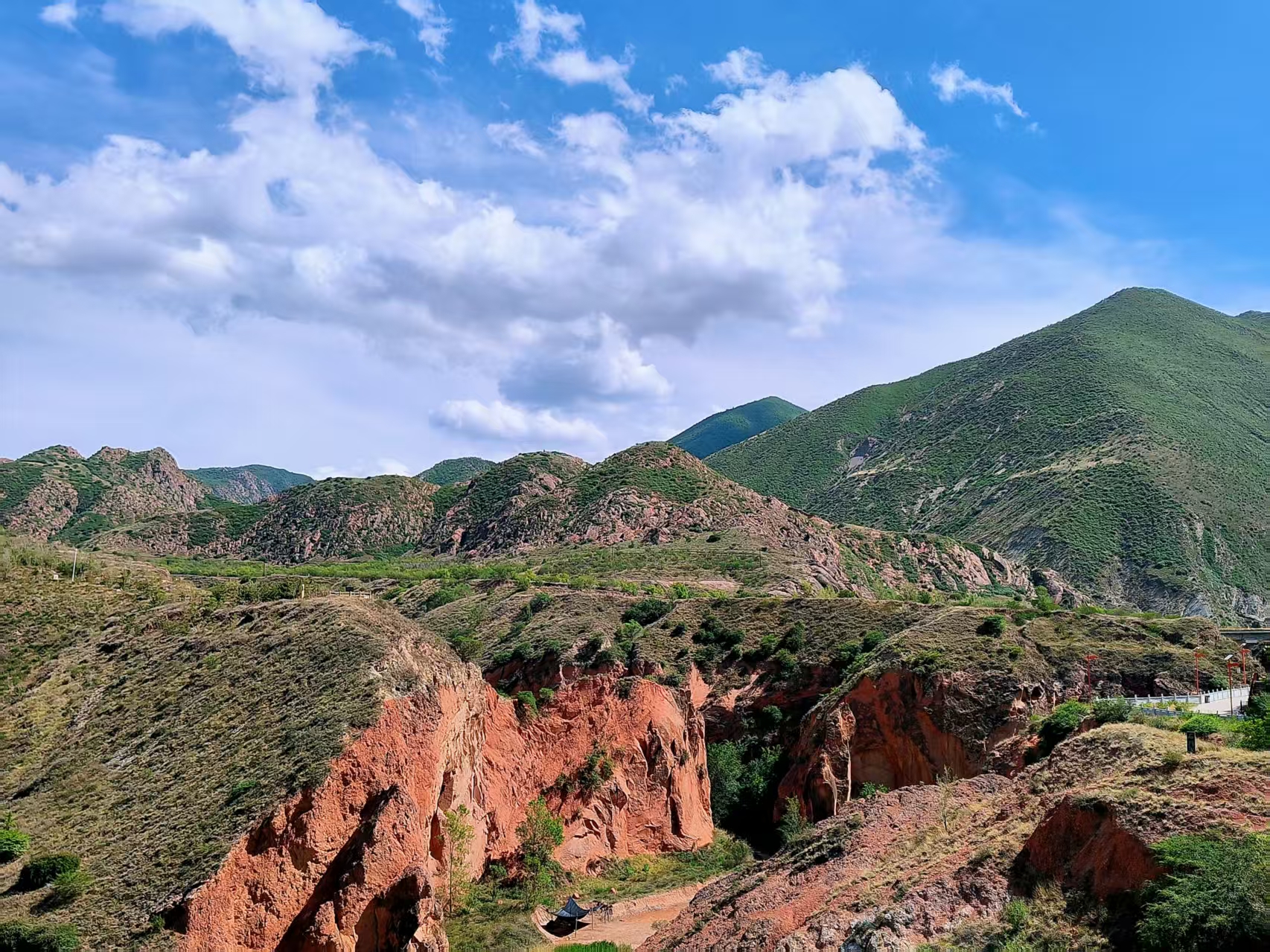 【江山·見(jiàn)證】【柳岸】遇見(jiàn)兩座山（散文）