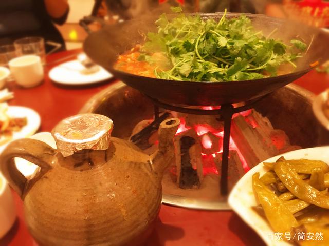 【菊韻】笑談闊飲老米酒，不辭長做東山人（散文）